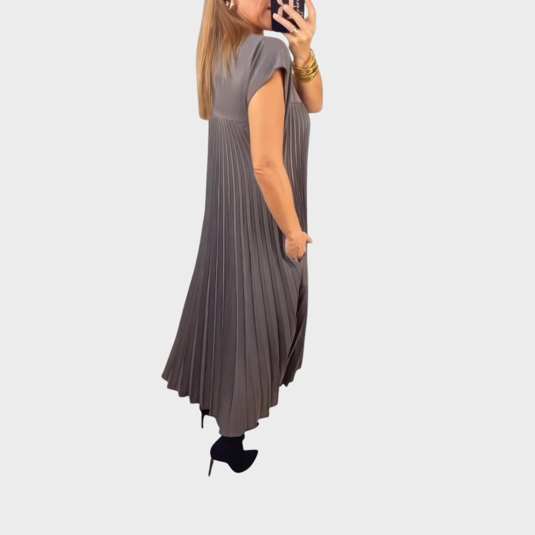 Celine | Vestido Plissado Fluido e Solto para Tardes Ensolaradas e Ocasiões Especiais