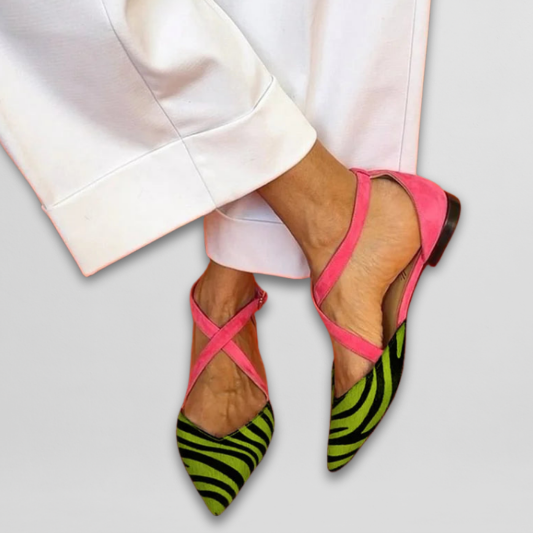 Fenna | Sapatilha com Tiras Cruzadas e Estampa de Zebra com Detalhes Coloridos