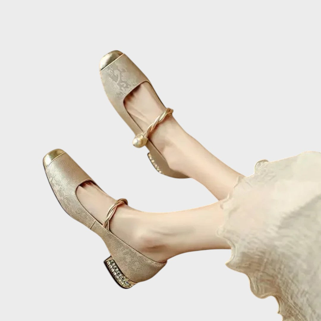 Marianne | Sandália Rasteira Ortopédica com Detalhes Bordados
