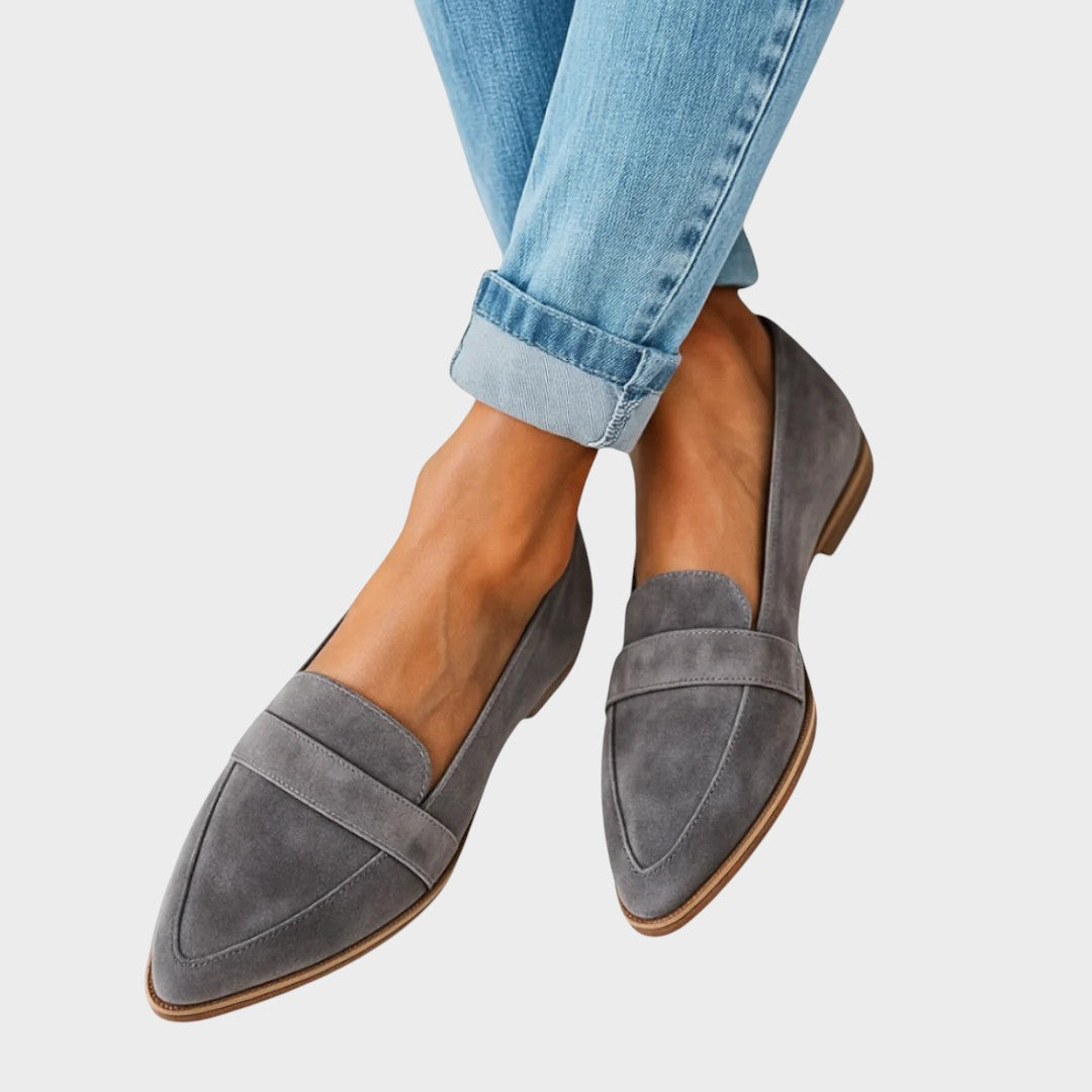 Zelda | Mocassim Bico Fino em Material Aveludado