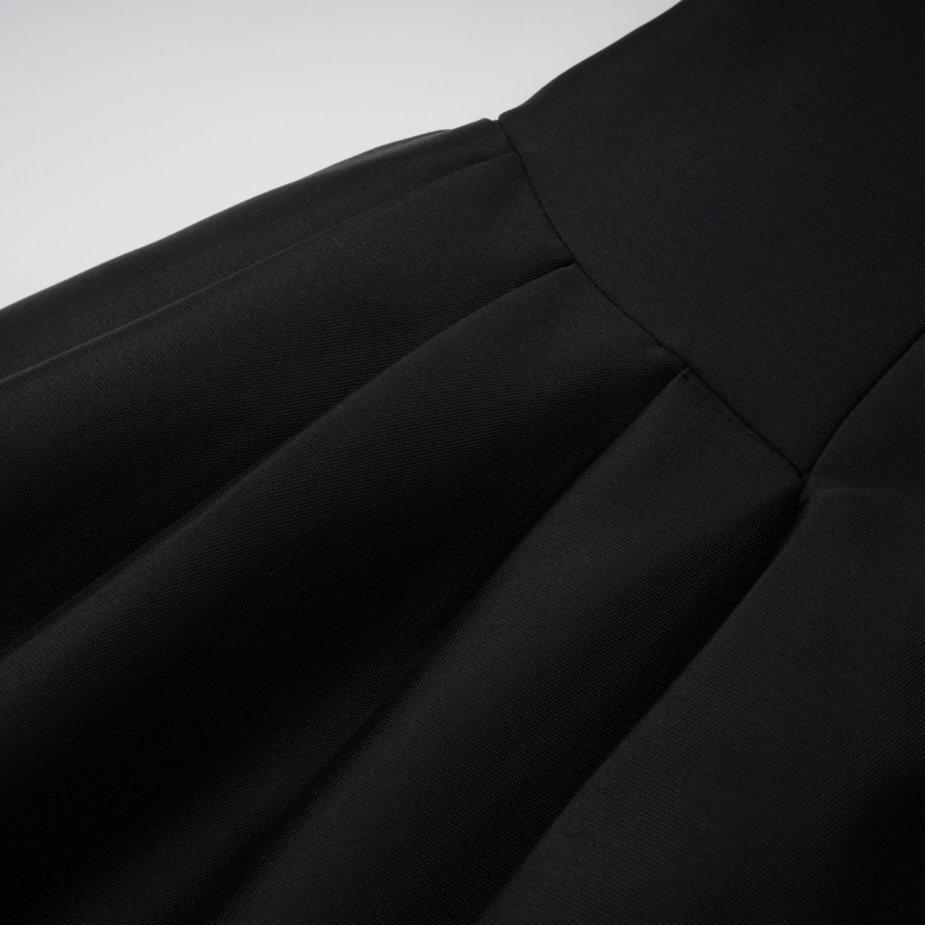 AINARA | VESTIDO MIDI OMBRO A OMBRO PRETO