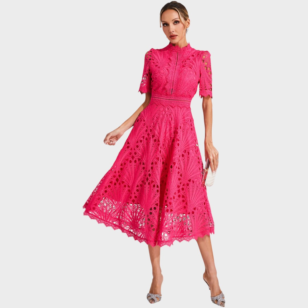 Carmen | Vestido Midi com Detalhes em Renda