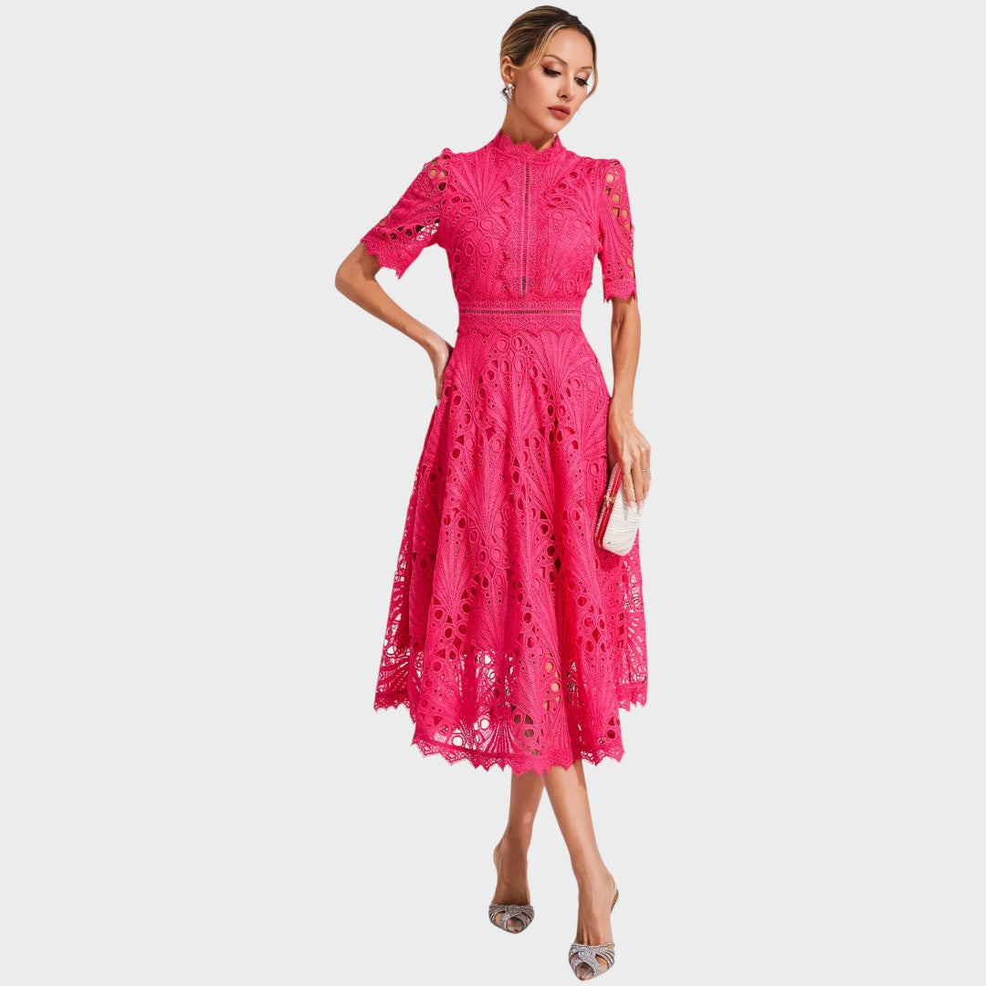 Carmen | Vestido Midi com Detalhes em Renda