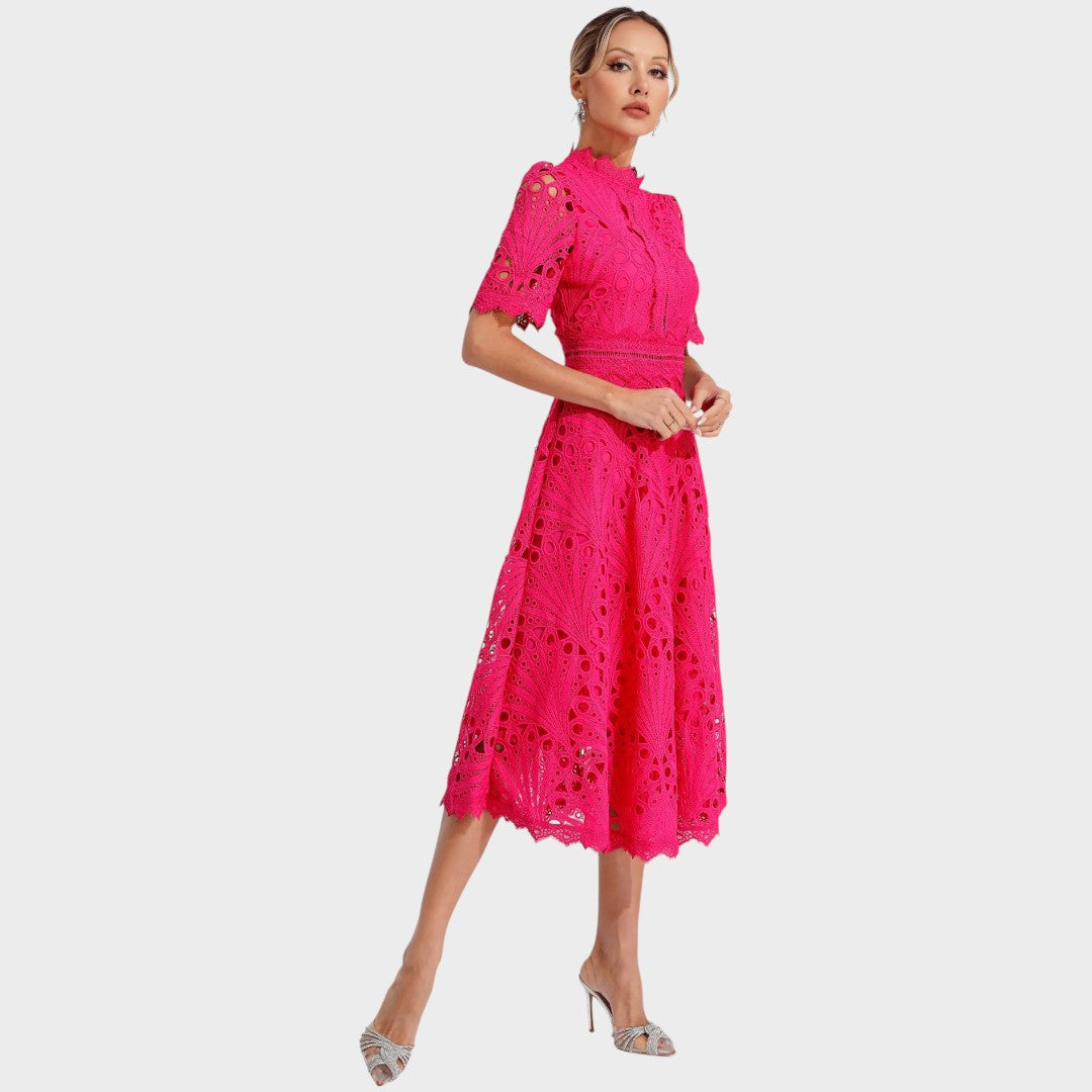 Carmen | Vestido Midi com Detalhes em Renda