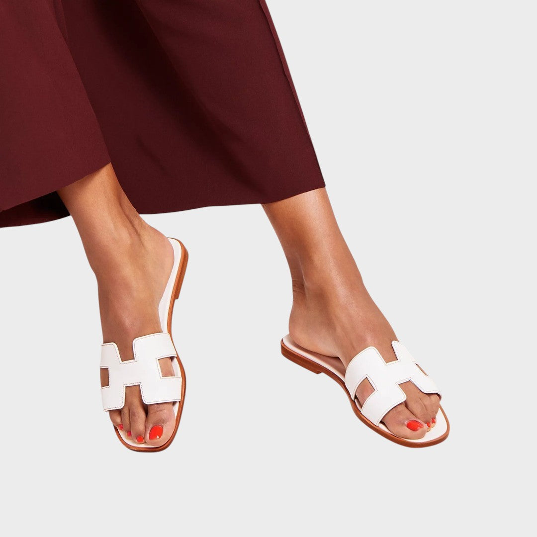 Ariana | Sandália Elegante de Couro com Palmilha Ergonômica e Visual Minimalista