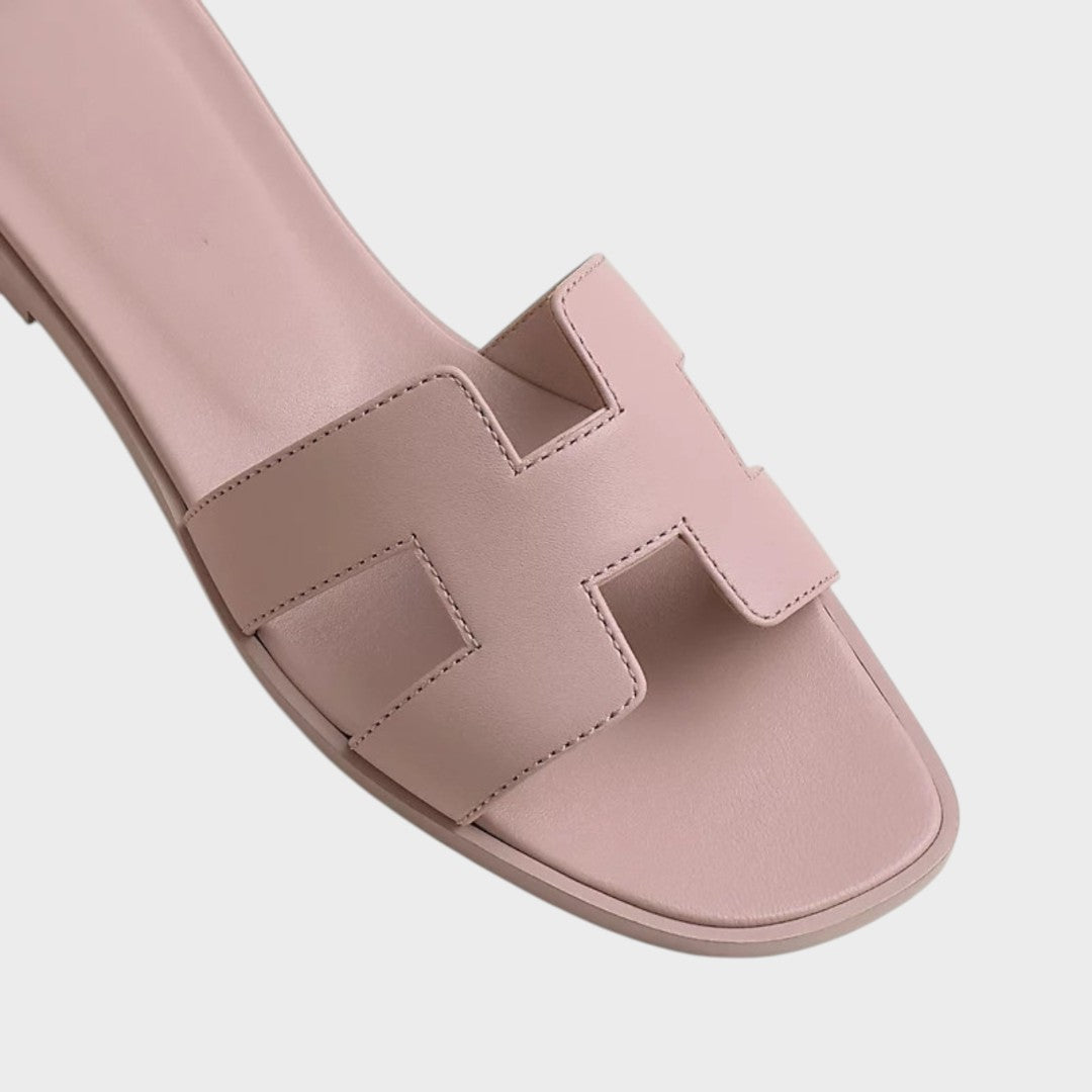 Ariana | Sandália Elegante de Couro com Palmilha Ergonômica e Visual Minimalista