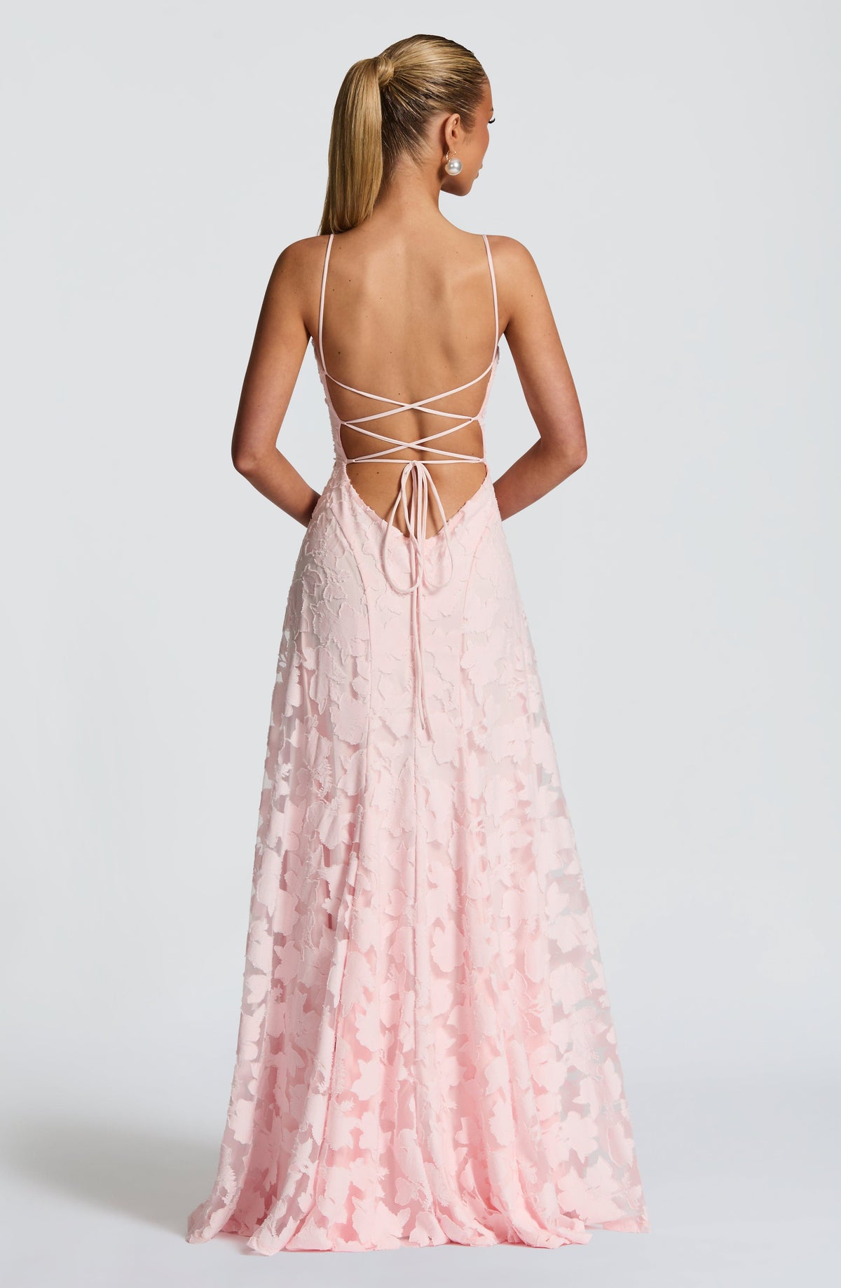 Francisa | Vestido Longo de Renda com Corpete Ajustado e Saia Evasê