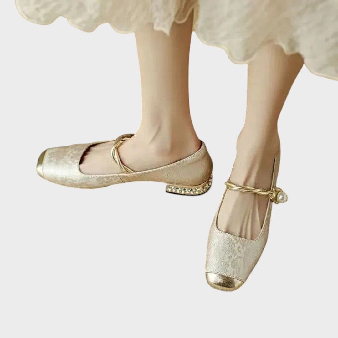 Marianne | Sandália Rasteira Ortopédica com Detalhes Bordados