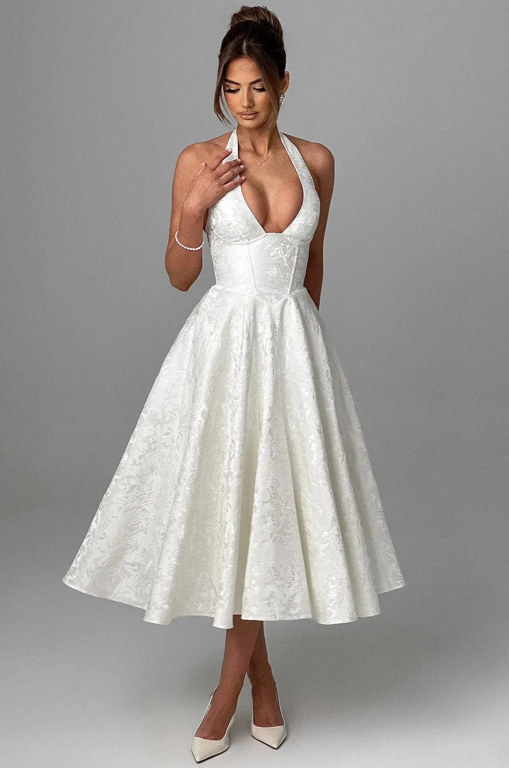 VIOLAINE™ – Vestido de Noche con Escote en V, Cuello Halter y Bordado