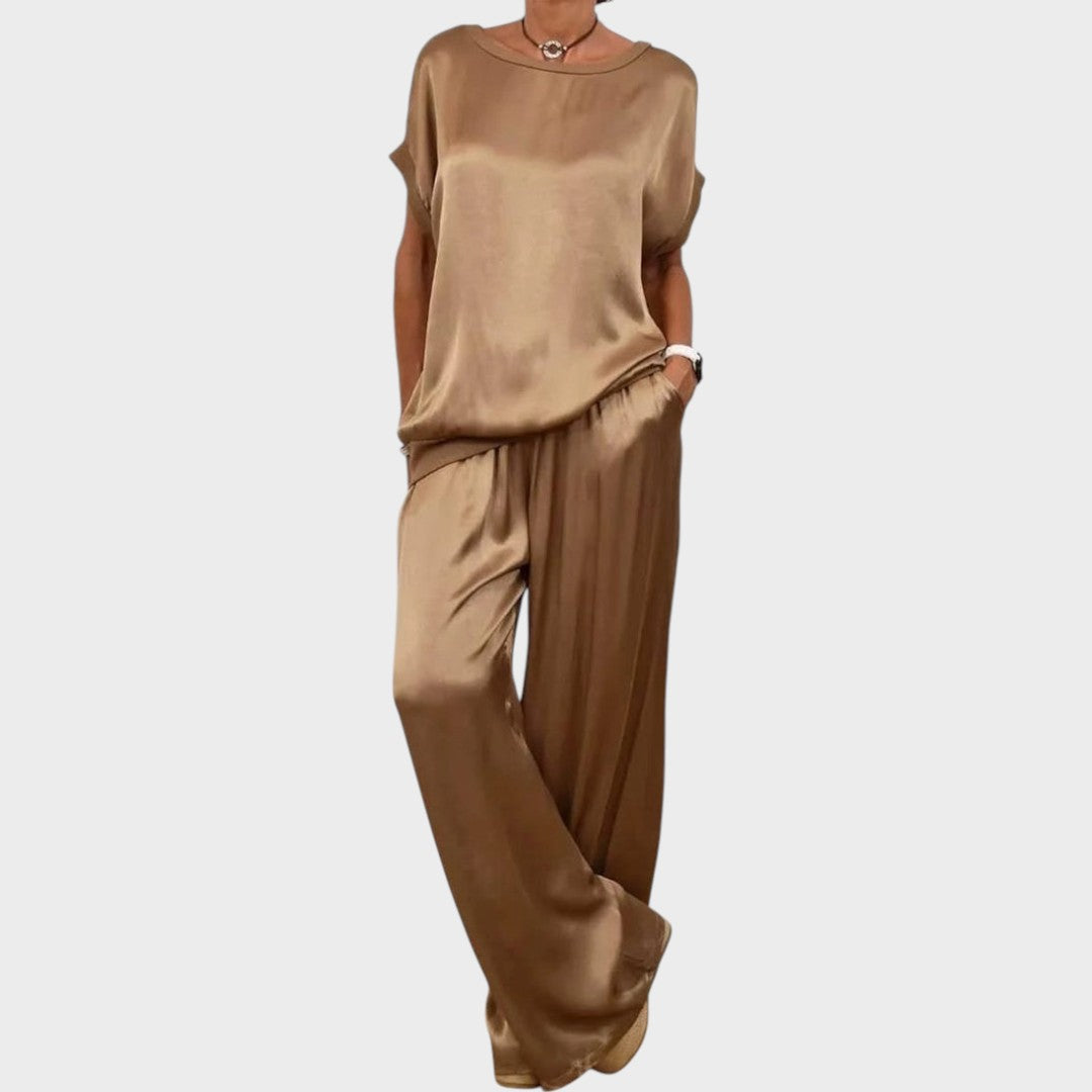 Gracinda | Conjunto de Cetim de Duas Peças com Blusa Fluida e Calça Pantalona