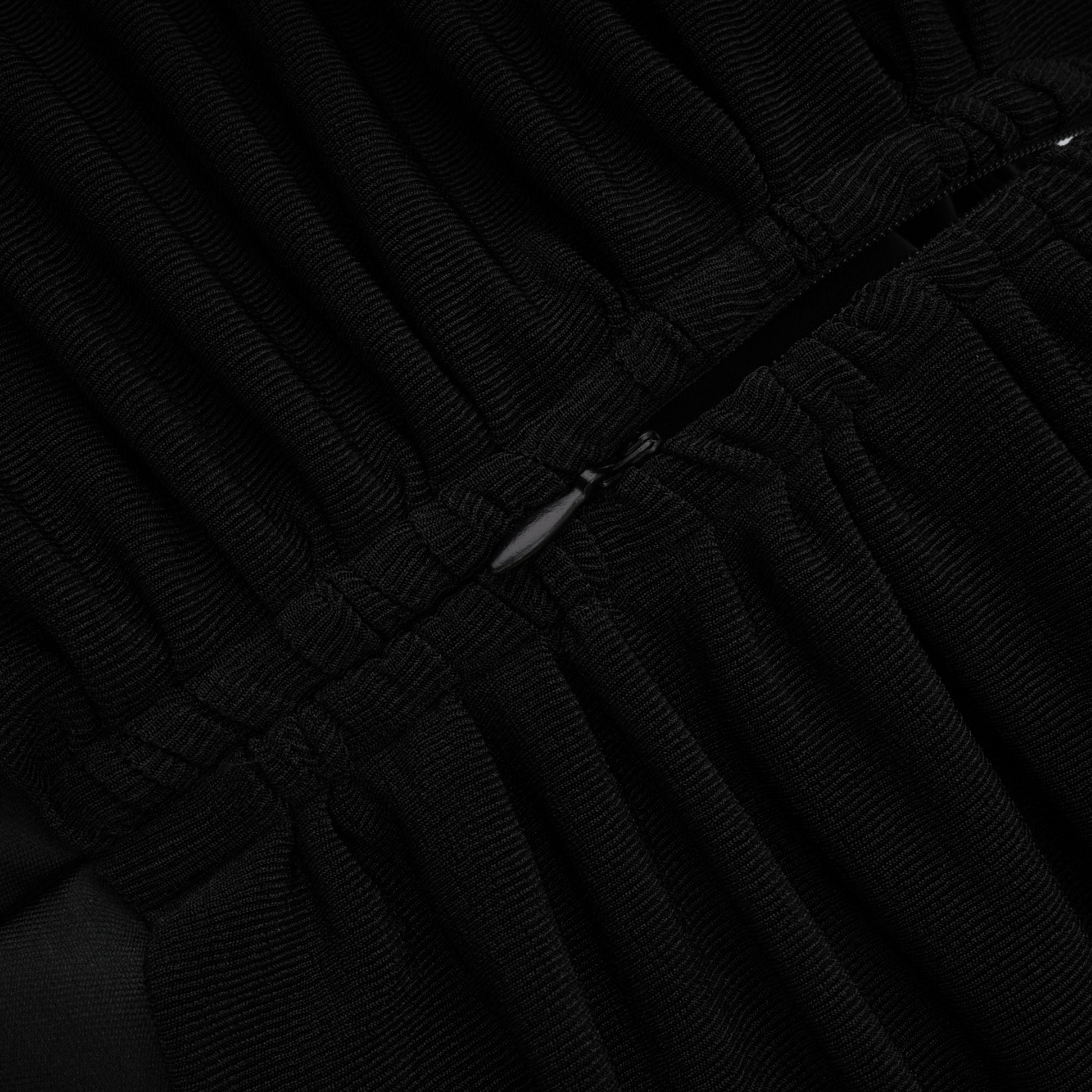 AINARA | VESTIDO MIDI OMBRO A OMBRO PRETO