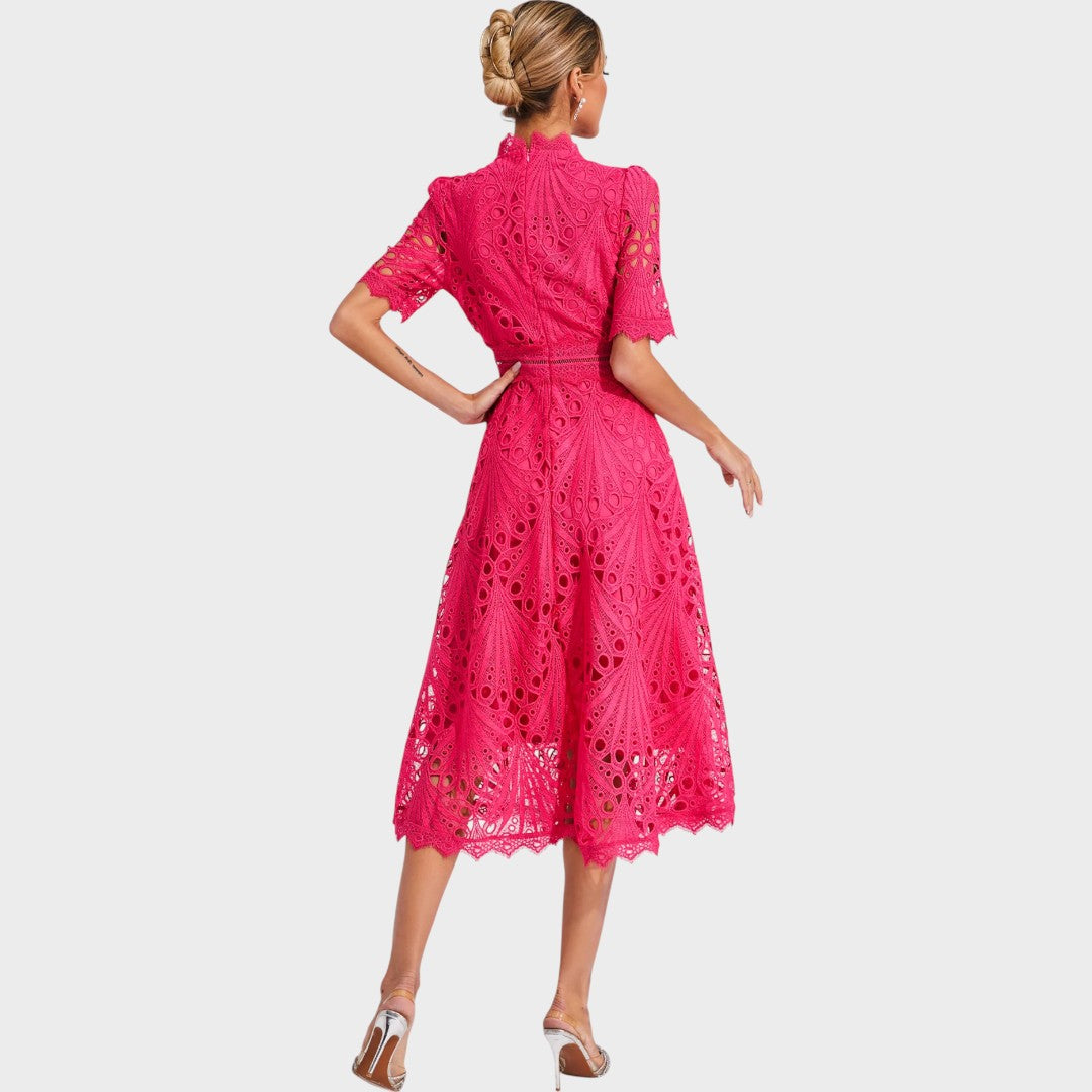 Carmen | Vestido Midi com Detalhes em Renda