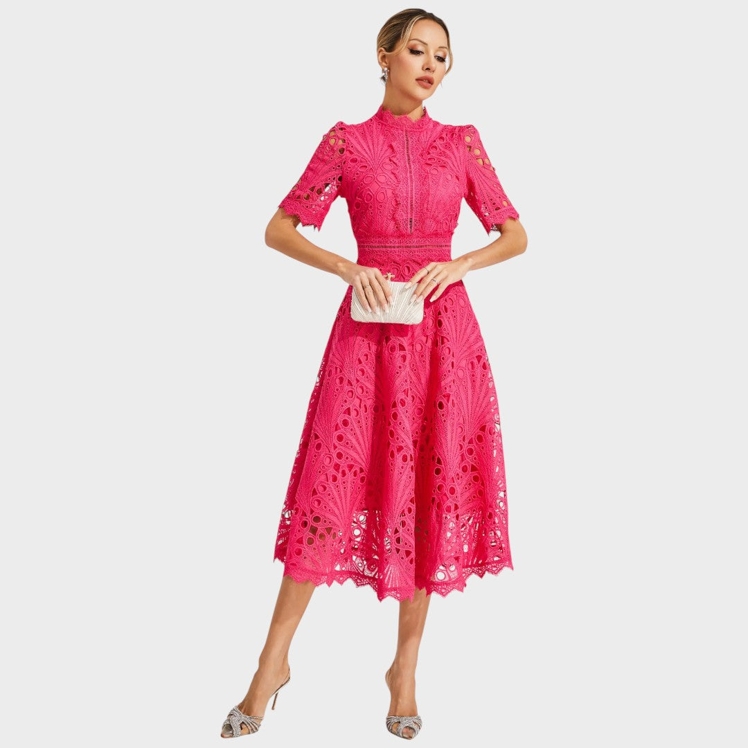 Carmen | Vestido Midi com Detalhes em Renda