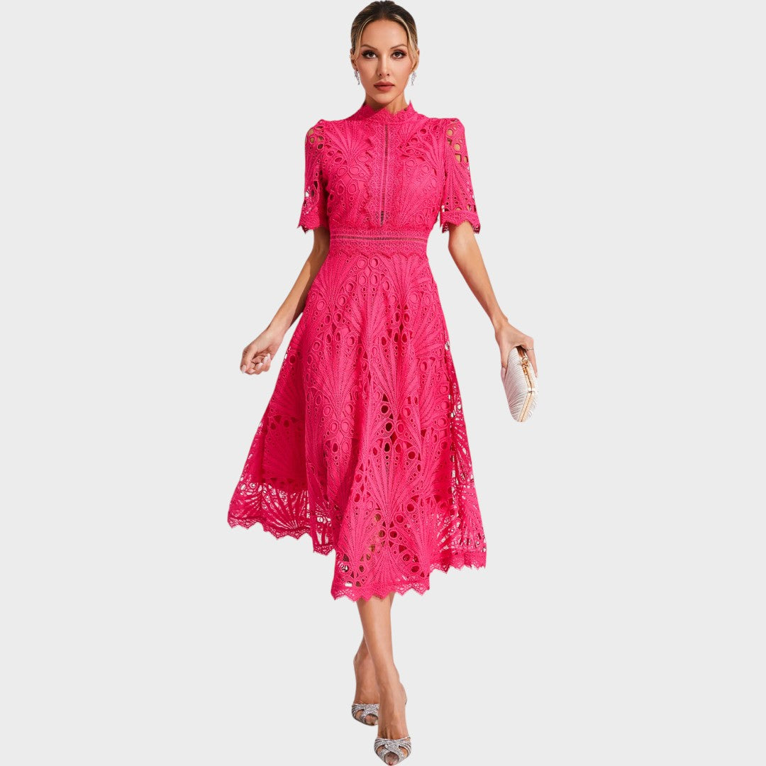 Carmen | Vestido Midi com Detalhes em Renda