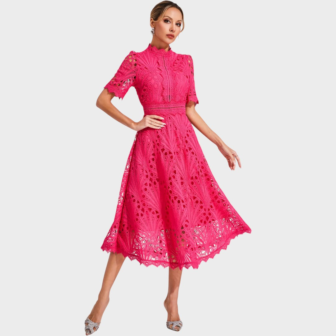 Carmen | Vestido Midi com Detalhes em Renda