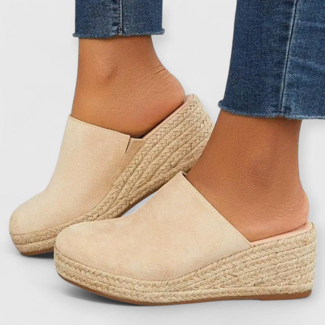 Lania | Sandália Elegante com Salto Trançado