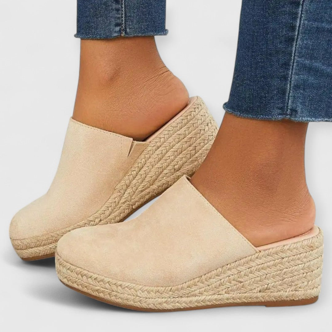 Lania | Sandália Elegante com Salto Trançado
