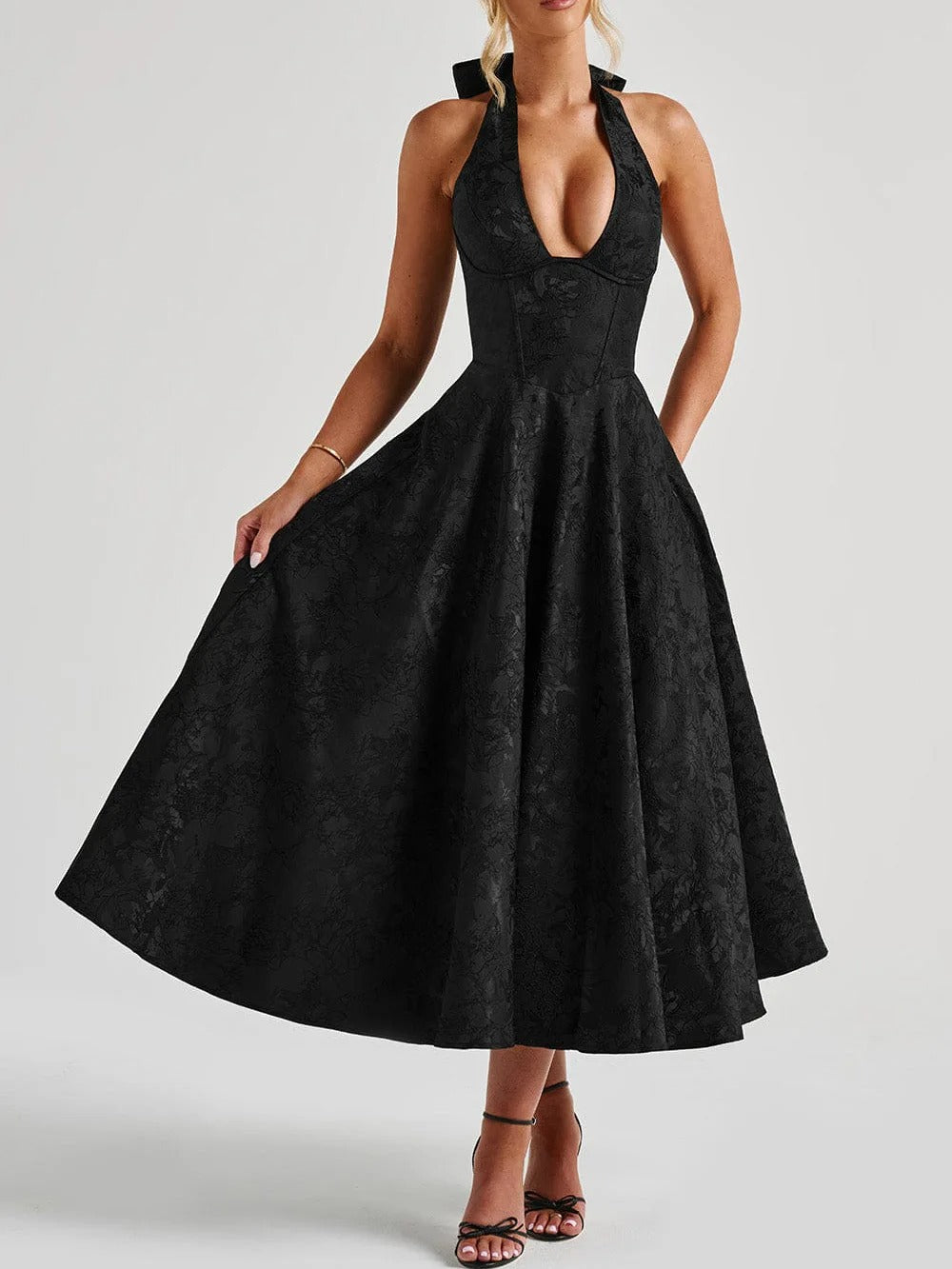 VIOLAINE™ – Vestido de Noche con Escote en V, Cuello Halter y Bordado